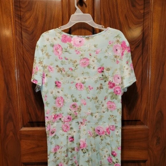 Pretty Spring dress - Picture 2 of 3